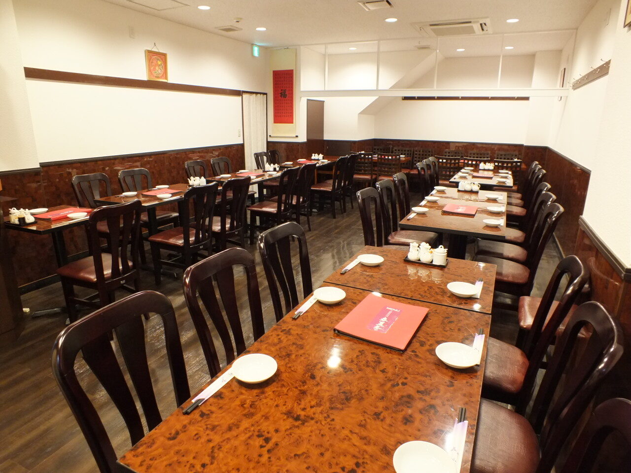 春夏冬の店内席